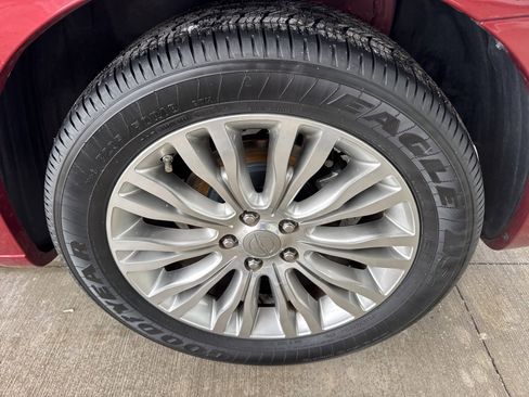 Used 2012 Chrysler 200 Limited image 16