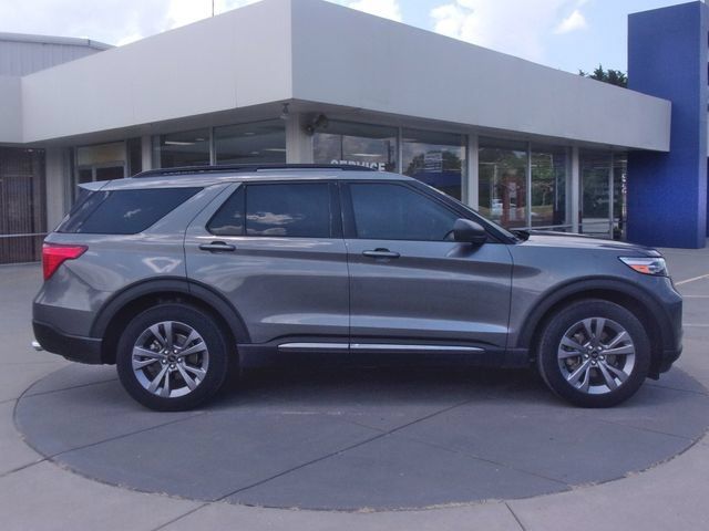 Used 2021 Ford Explorer XLT w/ Equipment Group 202A AWD/4WD image 13