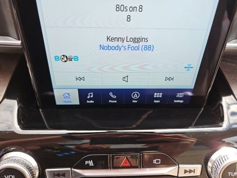 Used 2023 Ford Explorer Platinum w/ Technology Package image 27