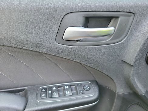 Used 2019 Dodge Charger SXT RWD image 24