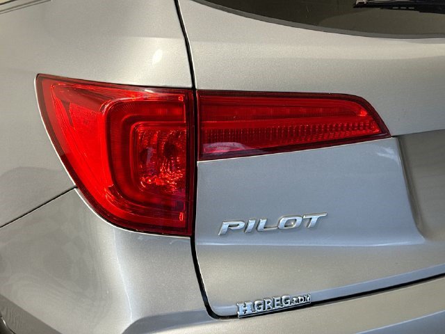 Used 2017 Honda Pilot Elite image 35