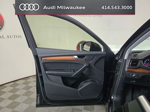 Used 2023 Audi Q5 2.0T Premium w/ Convenience Package AWD/4WD image 12