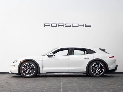 New 2025 Porsche Taycan 4S image 2