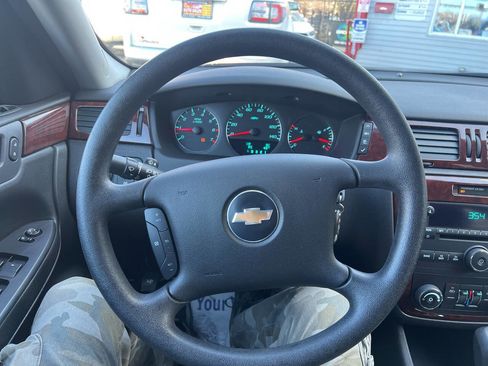 Used 2009 Chevrolet Impala LT image 17