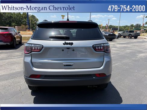 Used 2021 Jeep Compass Latitude FWD image 6
