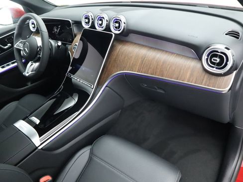 Certified 2025 Mercedes-Benz GLC 300 image 18