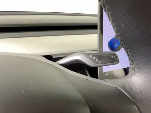 Used 2021 Tesla Model Y Long Range AWD/4WD image 28