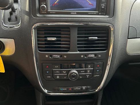 Used 2019 Dodge Grand Caravan GT image 7