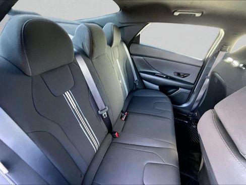 Used 2025 Hyundai Elantra Sport FWD image 26