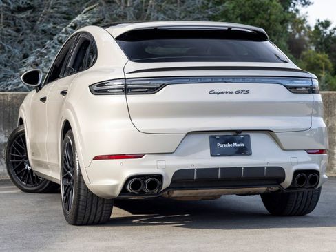 Used 2023 Porsche Cayenne GTS image 3
