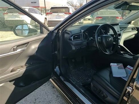 Used 2024 Toyota Camry SE image 9