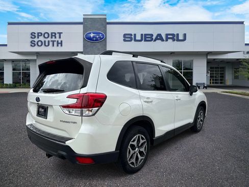 Used 2019 Subaru Forester Premium AWD/4WD image 3