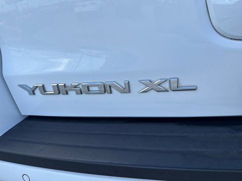 Used 2015 GMC Yukon XL SLE image 21