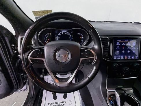 Used 2019 Jeep Grand Cherokee Altitude AWD/4WD image 11