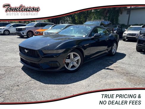 Used 2026 Ford Mustang Premium RWD image 1