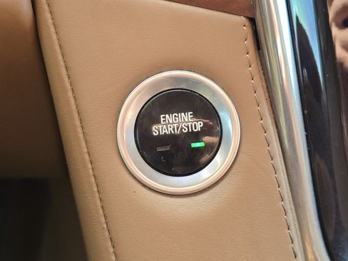 Used 2016 Cadillac Escalade Platinum AWD/4WD image 33