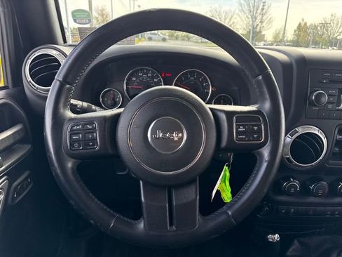 Used 2016 Jeep Wrangler Unlimited Rubicon w/ Connectivity Group AWD/4WD image 20