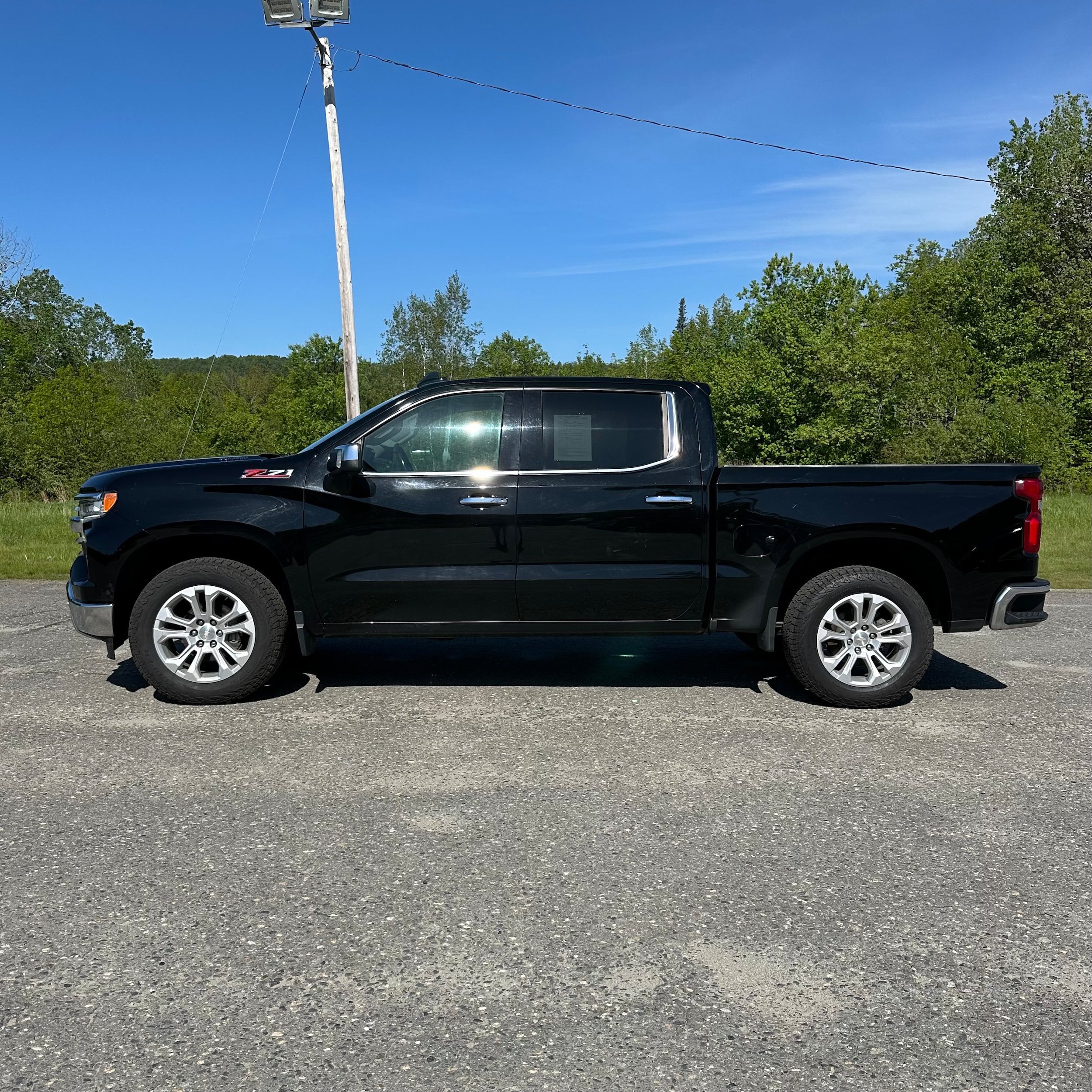 Used 2022 Chevrolet Silverado 1500 LTZ w/ LTZ Premium Package AWD/4WD image 6