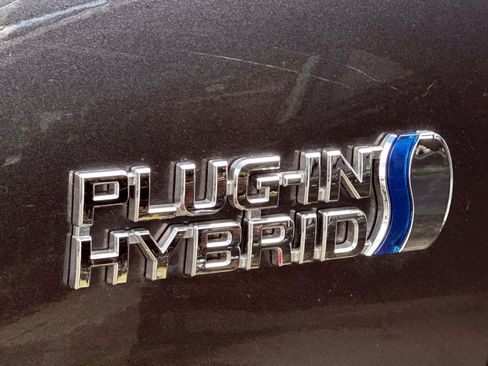 Used 2024 Toyota RAV4 SE w/ Weather & Moonroof Package AWD/4WD image 8
