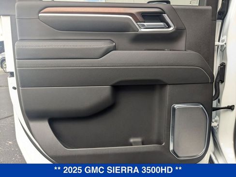 New 2025 GMC Sierra 3500 Denali w/ Denali Reserve Package image 29