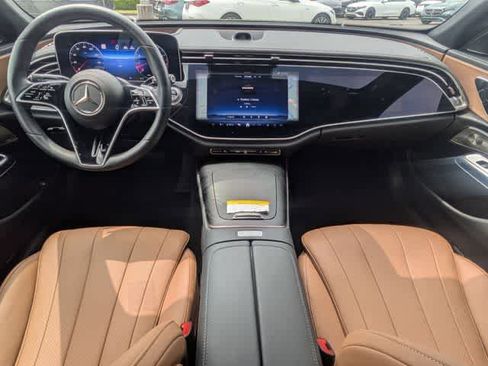 Used 2025 Mercedes-Benz E 350 4MATIC Sedan image 14