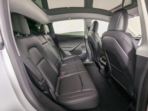 Used 2023 Tesla Model Y Long Range image 31