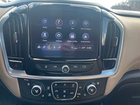 Used 2022 Chevrolet Traverse Premier image 21