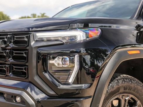 Used 2025 GMC Canyon Elevation w/ Convenience Package RWD image 3