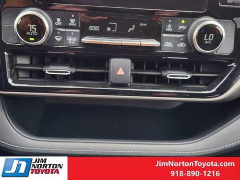 Used 2023 Toyota Highlander LE image 22