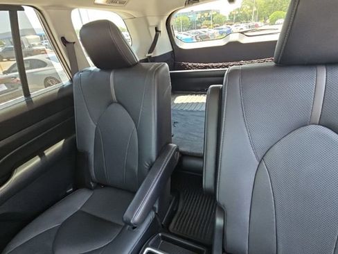 Used 2024 Toyota Grand Highlander AWD image 22