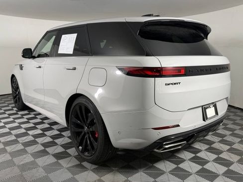 Used 2025 Land Rover Range Rover Sport Dynamic SE AWD/4WD image 4