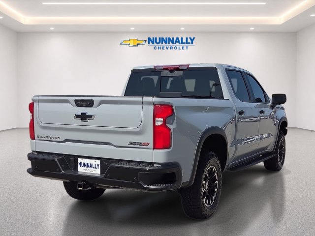 Used 2024 Chevrolet Silverado 1500 ZR2 w/ Technology Package AWD/4WD image 5