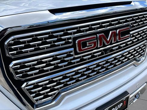 Used 2022 GMC Sierra 1500 Denali w/ Denali Premium Package AWD/4WD image 30