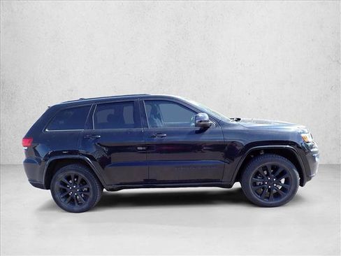 Used 2020 Jeep Grand Cherokee Altitude AWD/4WD image 8
