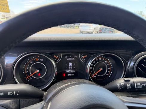 Certified 2022 Jeep Wrangler Unlimited Sport AWD/4WD image 12