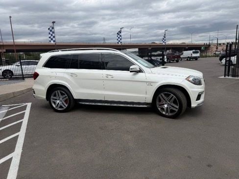 Used 2015 Mercedes-Benz GL 63 AMG 4MATIC image 11