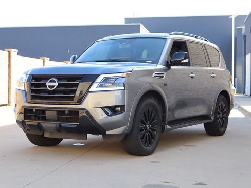 Used 2022 Nissan Armada SL w/ Midnight Edition Package RWD image 2