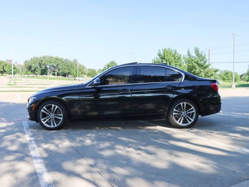 Used 2018 BMW 330i xDrive Sedan AWD/4WD image 4