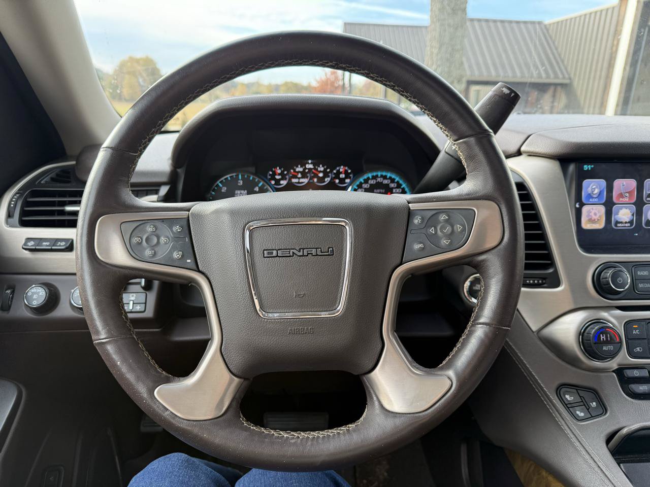 Used 2017 GMC Yukon Denali w/ Open Road Package AWD/4WD image 11