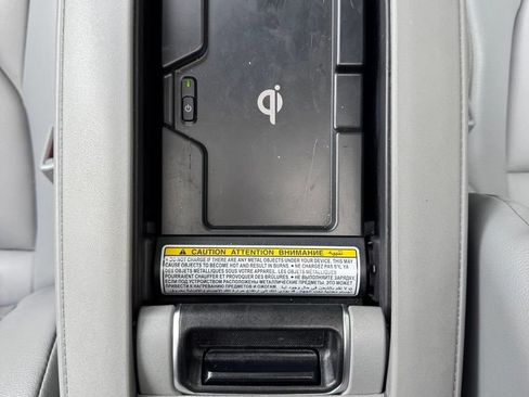 Used 2022 Toyota Highlander XLE AWD/4WD image 39