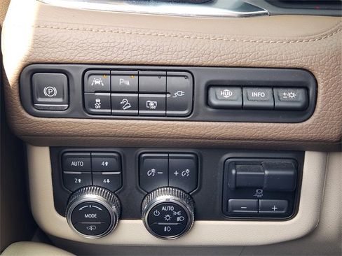 Used 2022 GMC Yukon XL Denali w/ Denali Ultimate Package image 23