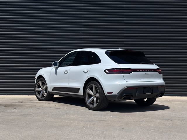 Certified 2024 Porsche Macan AWD/4WD image 3