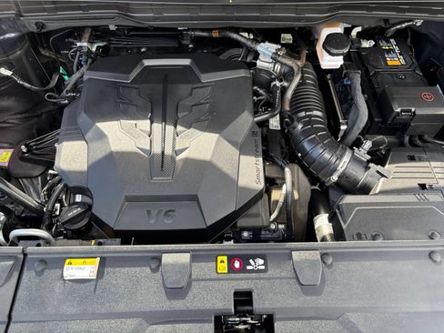 Used 2026 Kia Carnival FWD image 35
