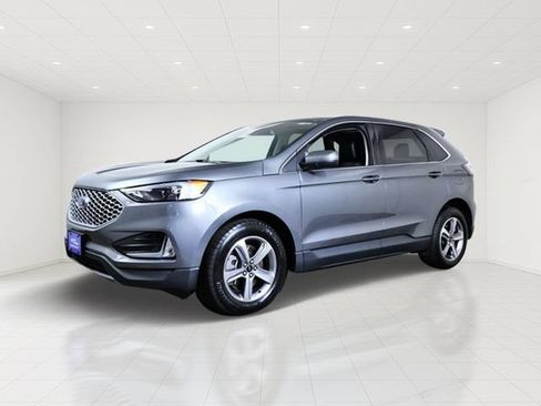 Certified 2024 Ford Edge SEL w/ Convenience Package AWD/4WD image 2