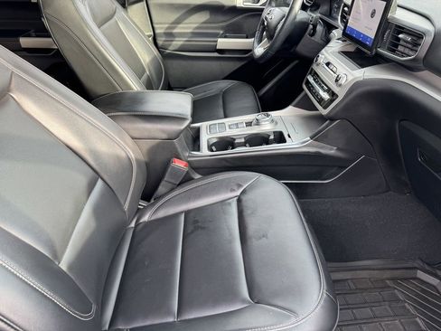 Certified 2023 Ford Explorer XLT w/ Equipment Group 202A image 6
