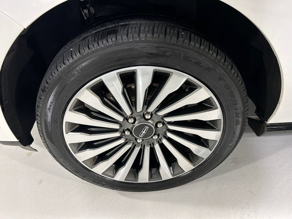 Used 2021 Lincoln Navigator Reserve w/ Luxury Package AWD/4WD image 9