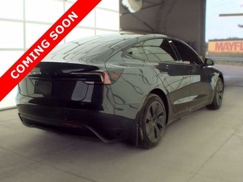 Used 2024 Tesla Model 3 Standard Range RWD image 5