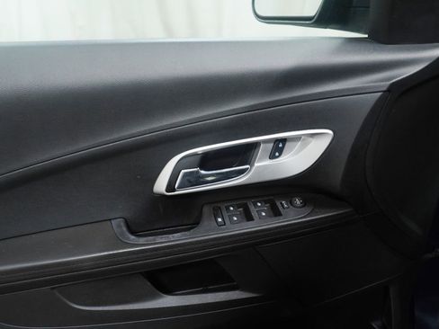 Used 2017 Chevrolet Equinox LS image 18