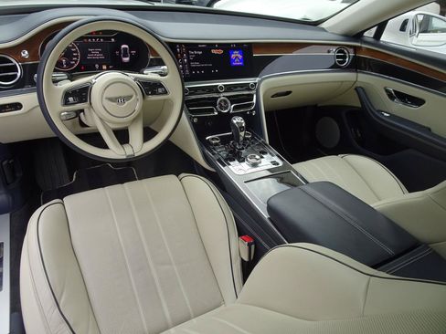Used 2021 Bentley Flying Spur V8 AWD/4WD image 22