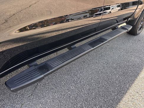 Used 2022 Chevrolet Silverado 1500 LT Trail Boss w/ LT Trail Boss Premium Package image 9